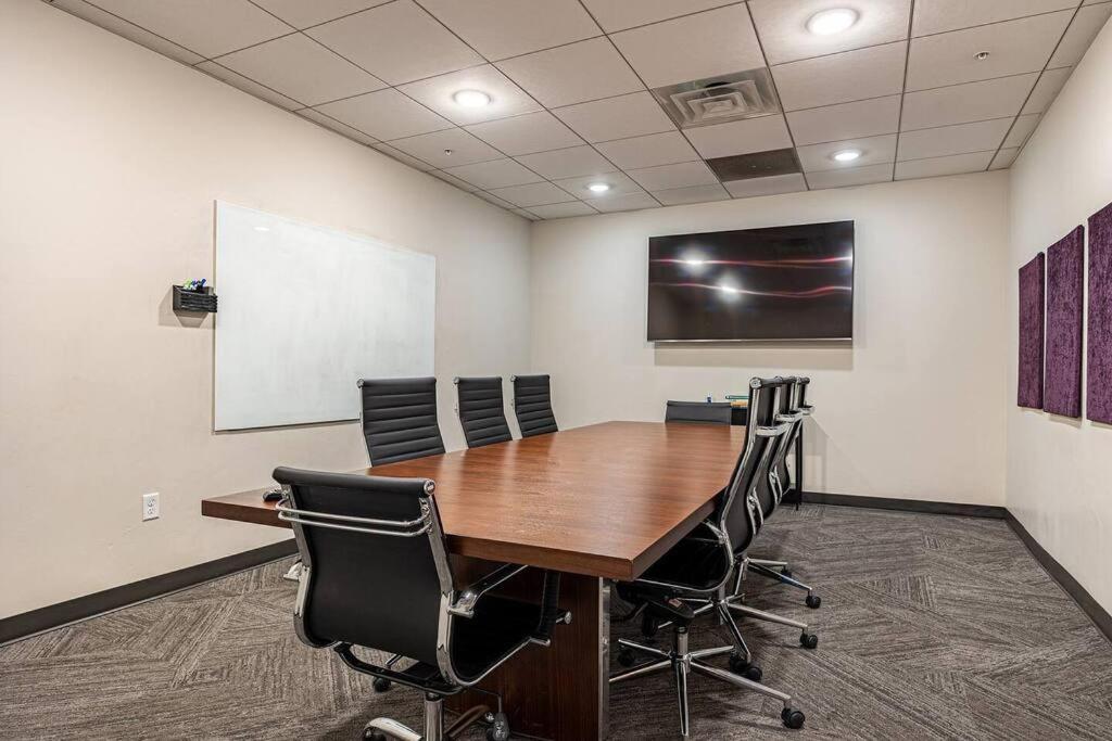 Appartamento Modern 1B Downtown Slc With Wfh Setup, Gym, Fast Wi-Fi, Pool Salt Lake City Esterno foto